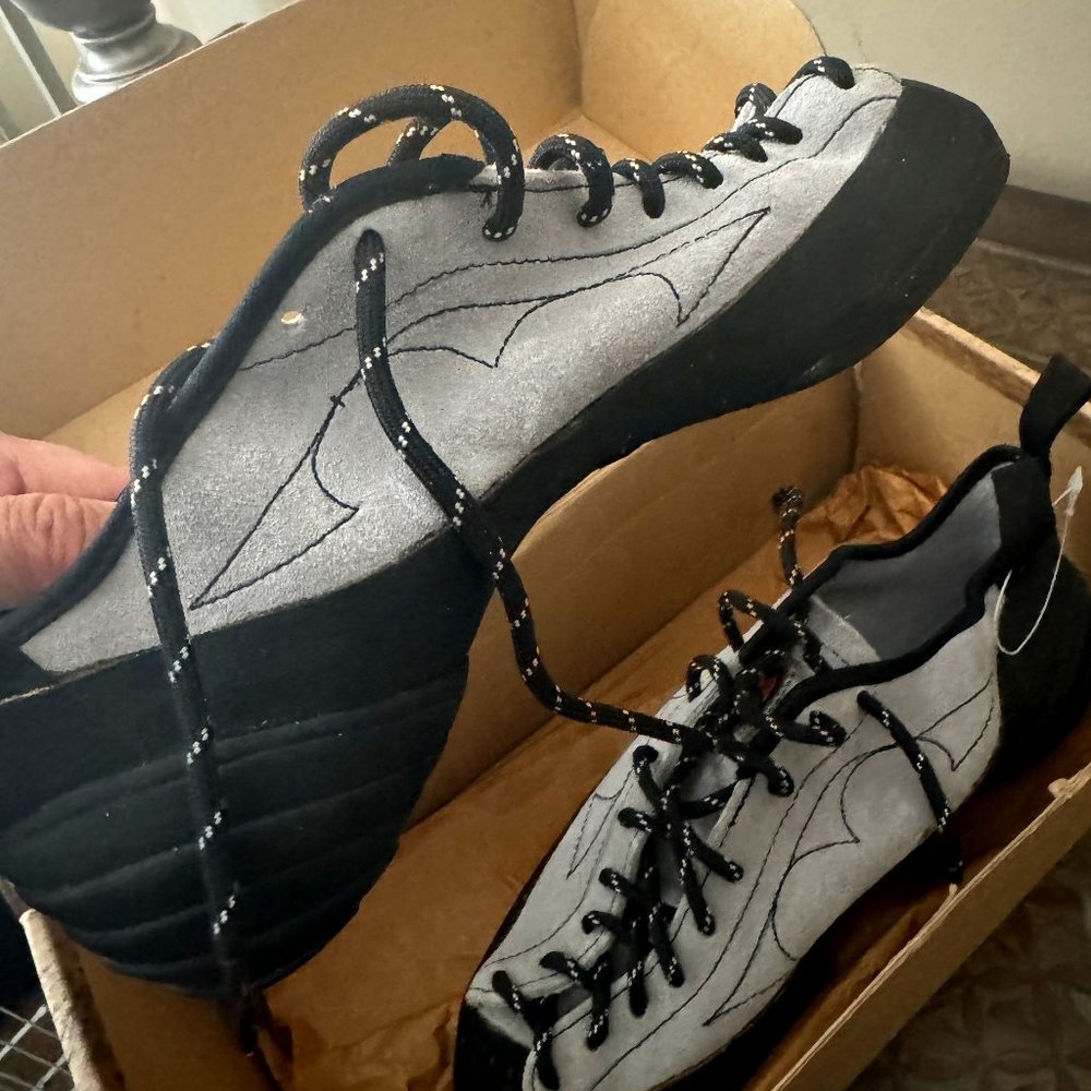 Mad Rock Science Friction Fx5 climbing shoes - Women Sz 7.5 - New